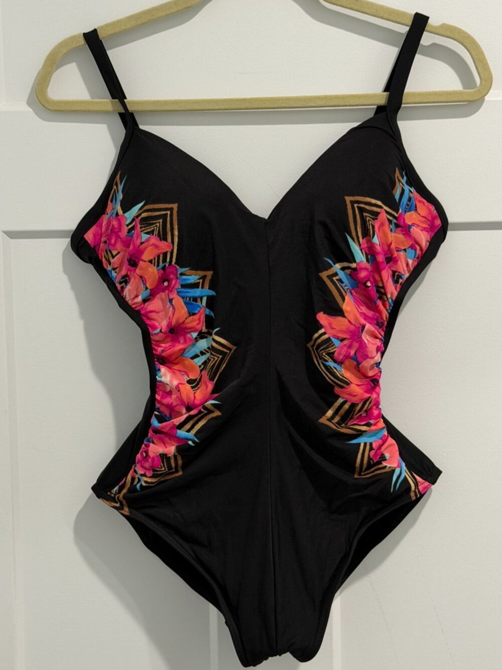Miraclesuit Temptation One Piece Slimming Swimsuit Black Tropical Print US 8